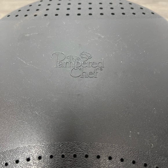 Pampered Chef Black Micro Cooker Large Microwave Steamer Strainer 2 Quart 2778 - Picture 3 of 16